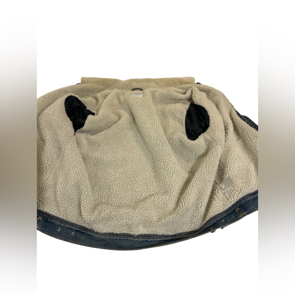 Old Navy Denim Jacket with Sherpa Lining - Picture 3 of 7